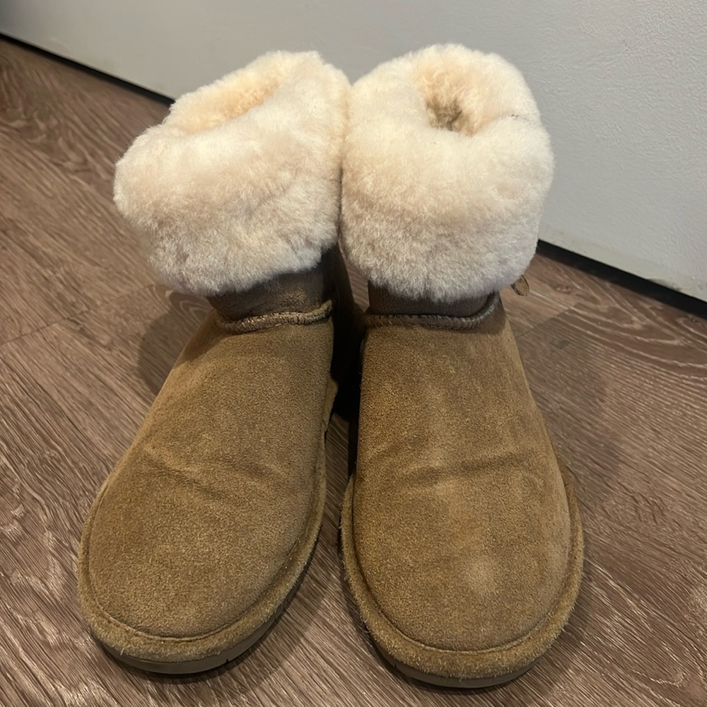 Size 8 Bearpaw winter boots
